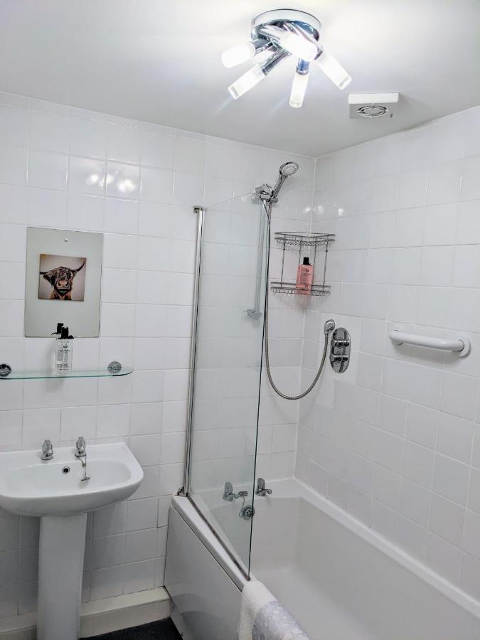Ailnack Cottage -Cheerful Cottage With Secure Garden And Off Street Parking Sleeps 4 托明陶尔 外观 照片